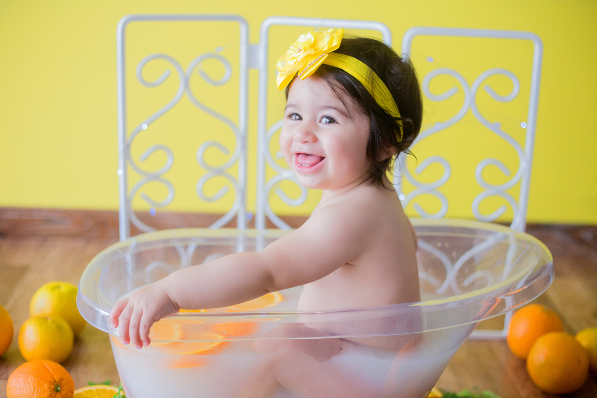 acompanhamento mensal de bebe caxias do sul figurino cenario tematico  personagem foto infantil serra gaucha fotografia familia mundo azul rosa ensaio fotografico crianca newborn baby menino menina smash the cake fruit esmague o bolo banho de leite