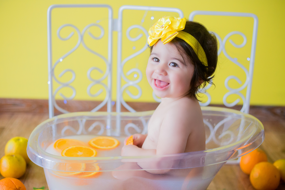 acompanhamento mensal de bebe caxias do sul figurino cenario tematico  personagem foto infantil serra gaucha fotografia familia mundo azul rosa ensaio fotografico crianca newborn baby menino menina smash the cake fruit esmague o bolo banho de leite