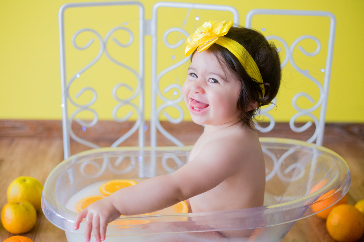 acompanhamento mensal de bebe caxias do sul figurino cenario tematico  personagem foto infantil serra gaucha fotografia familia mundo azul rosa ensaio fotografico crianca newborn baby menino menina smash the cake fruit esmague o bolo banho de leite