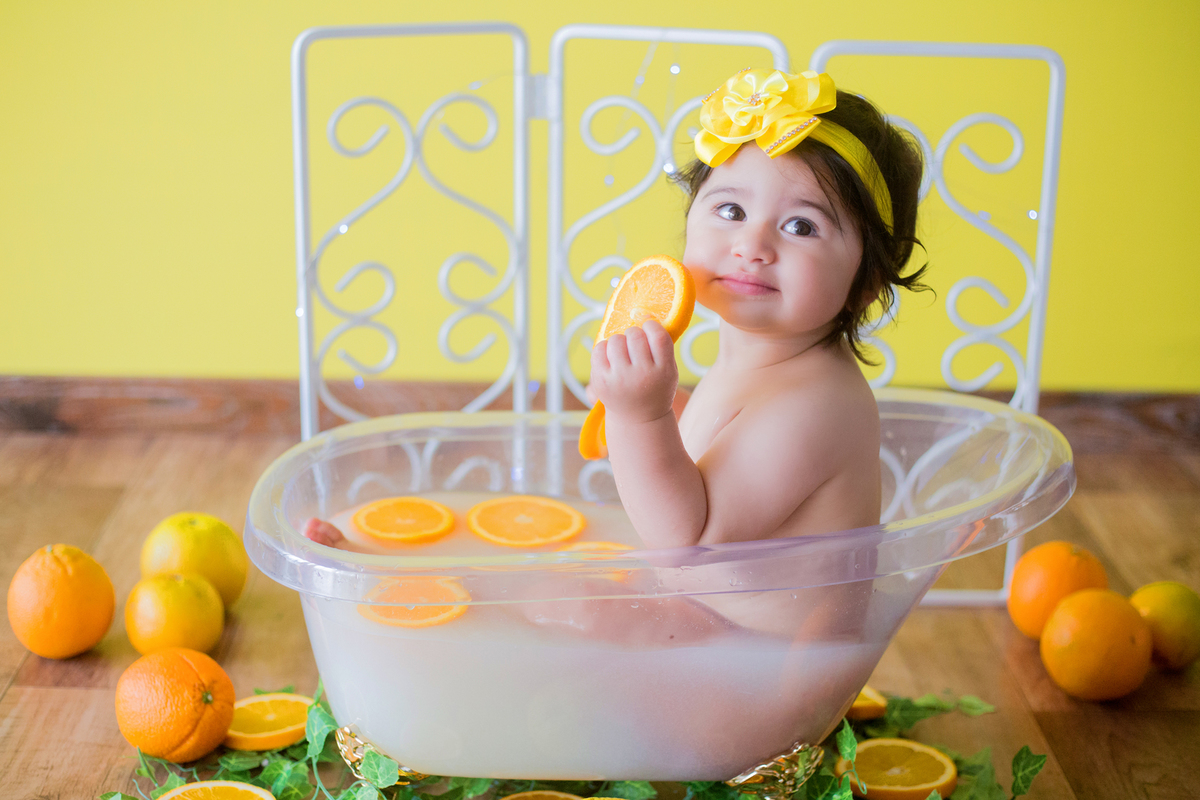 acompanhamento mensal de bebe caxias do sul figurino cenario tematico  personagem foto infantil serra gaucha fotografia familia mundo azul rosa ensaio fotografico crianca newborn baby menino menina smash the cake fruit esmague o bolo banho de leite