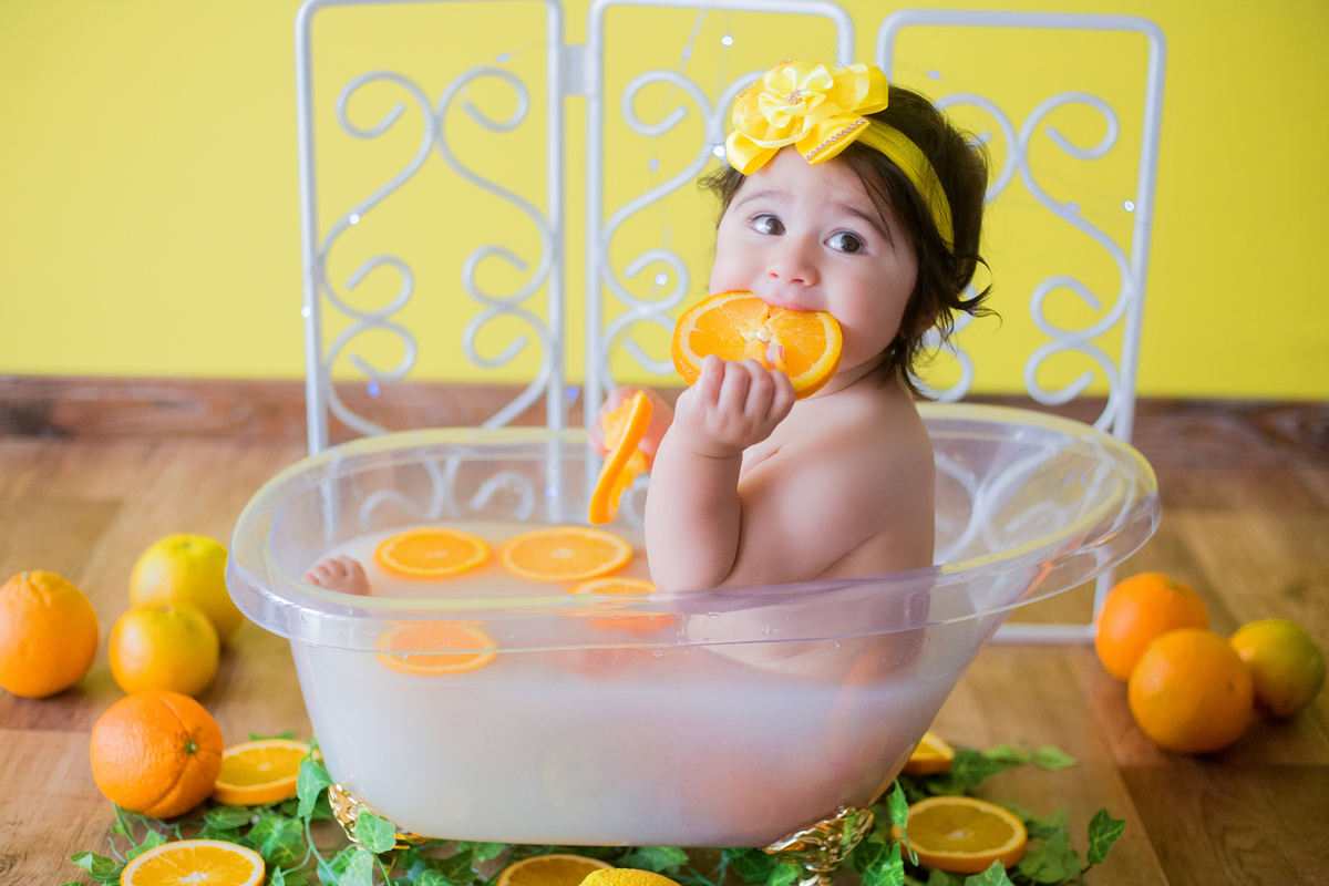acompanhamento mensal de bebe caxias do sul figurino cenario tematico  personagem foto infantil serra gaucha fotografia familia mundo azul rosa ensaio fotografico crianca newborn baby menino menina smash the cake fruit esmague o bolo banho de leite