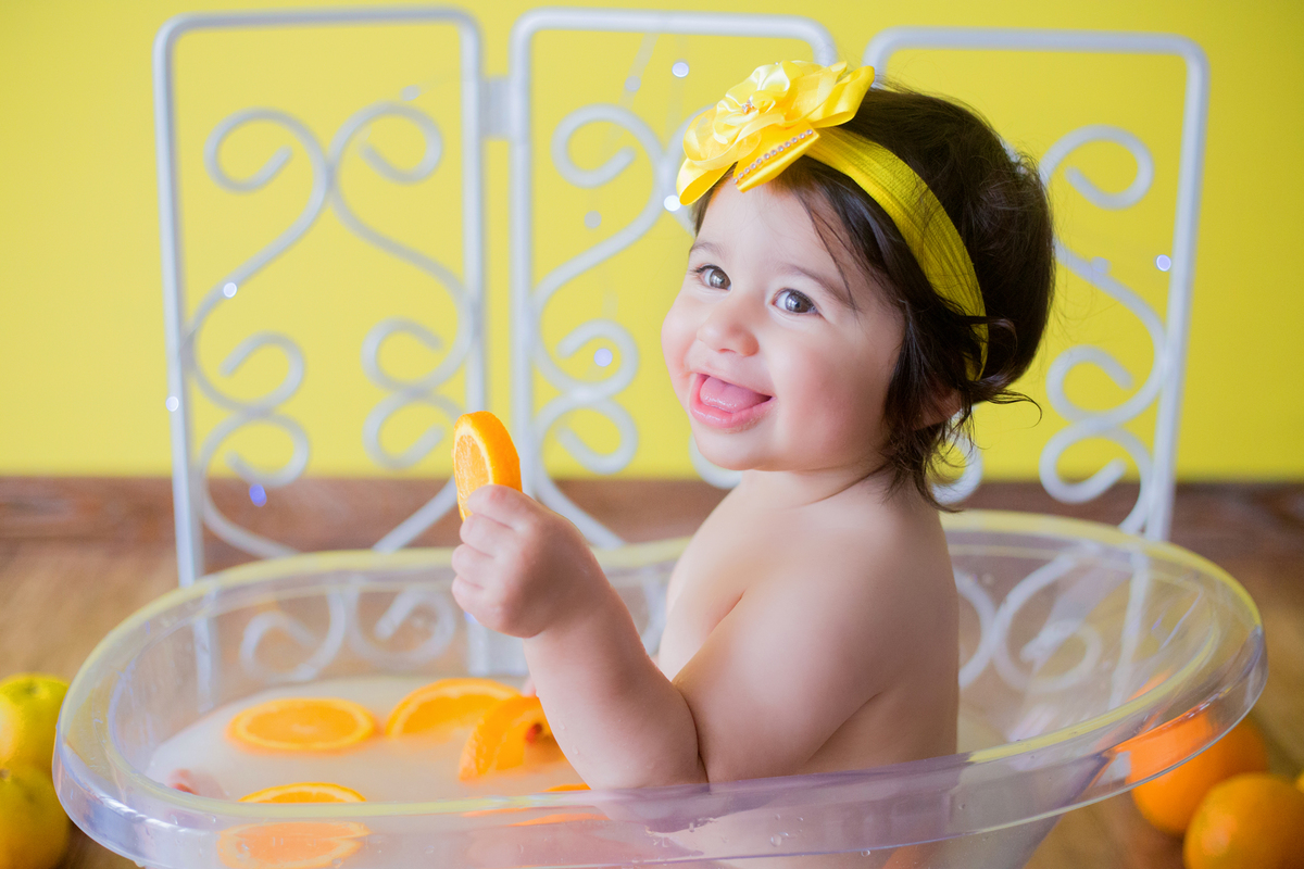 acompanhamento mensal de bebe caxias do sul figurino cenario tematico  personagem foto infantil serra gaucha fotografia familia mundo azul rosa ensaio fotografico crianca newborn baby menino menina smash the cake fruit esmague o bolo banho de leite