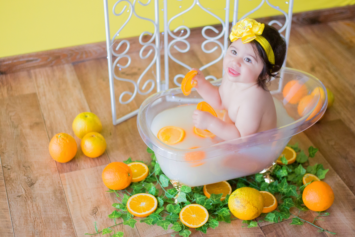 acompanhamento mensal de bebe caxias do sul figurino cenario tematico  personagem foto infantil serra gaucha fotografia familia mundo azul rosa ensaio fotografico crianca newborn baby menino menina smash the cake fruit esmague o bolo banho de leite