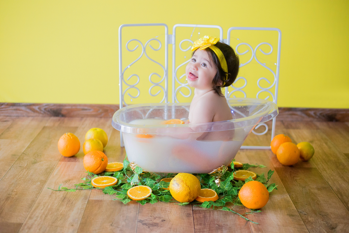 acompanhamento mensal de bebe caxias do sul figurino cenario tematico  personagem foto infantil serra gaucha fotografia familia mundo azul rosa ensaio fotografico crianca newborn baby menino menina smash the cake fruit esmague o bolo banho de leite