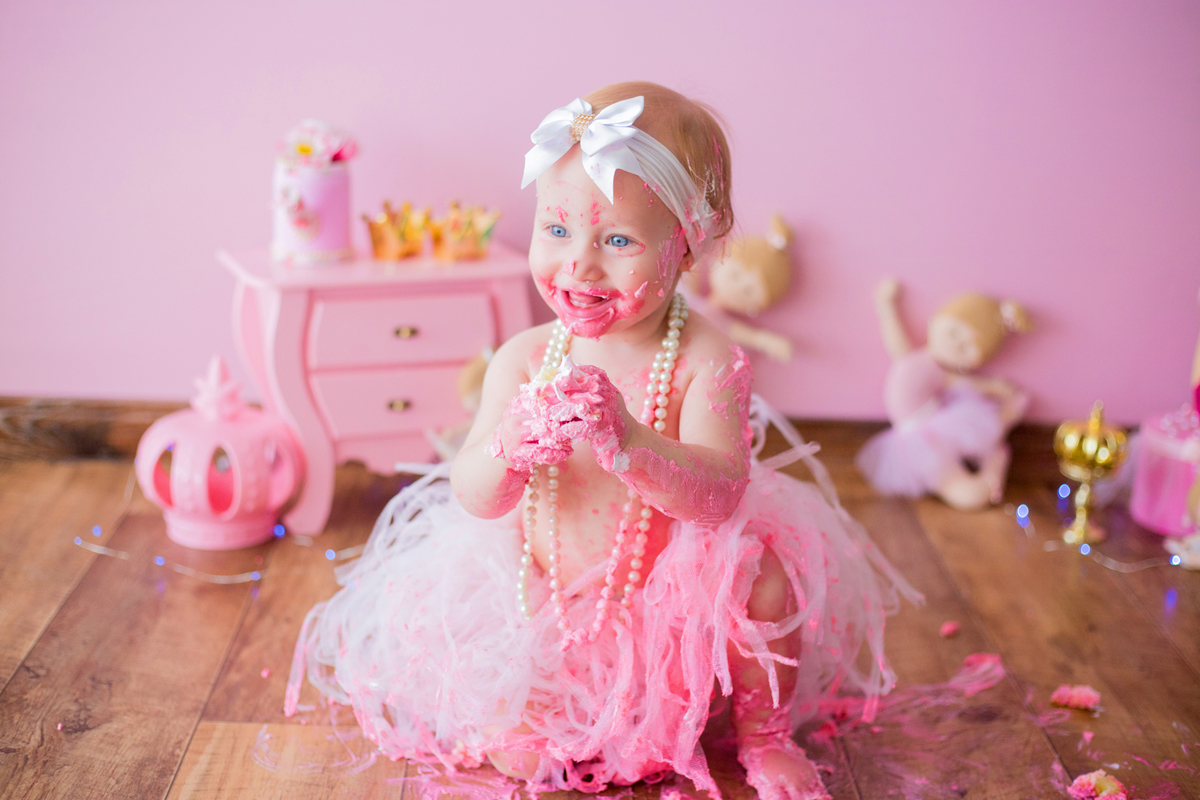 acompanhamento mensal de bebe caxias do sul figurino cenario tematico  personagem foto infantil serra gaucha fotografia familia mundo azul rosa ensaio fotografico crianca newborn baby menino menina smash the cake fruit esmague o bolo