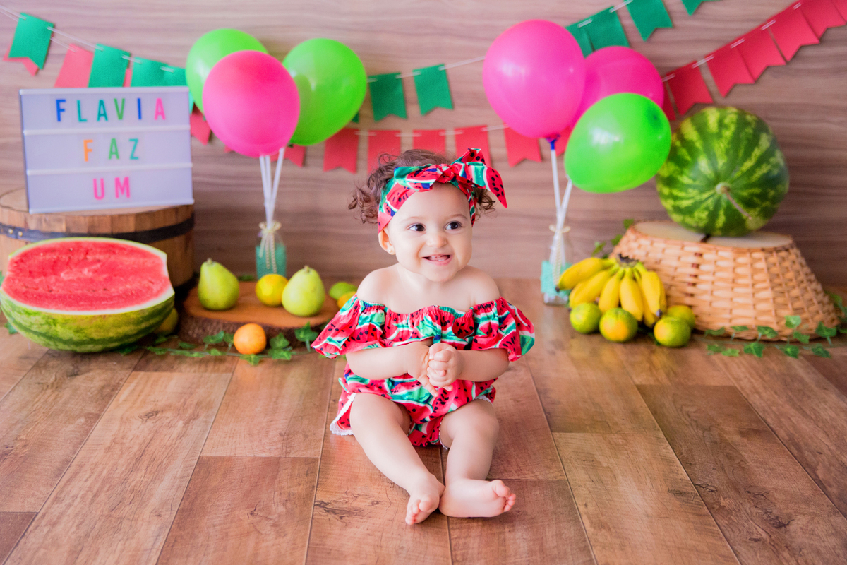 acompanhamento mensal de bebe caxias do sul figurino cenario tematico  personagem foto infantil serra gaucha fotografia familia mundo azul rosa ensaio fotografico crianca newborn baby menino menina smash the cake fruit esmague o bolo