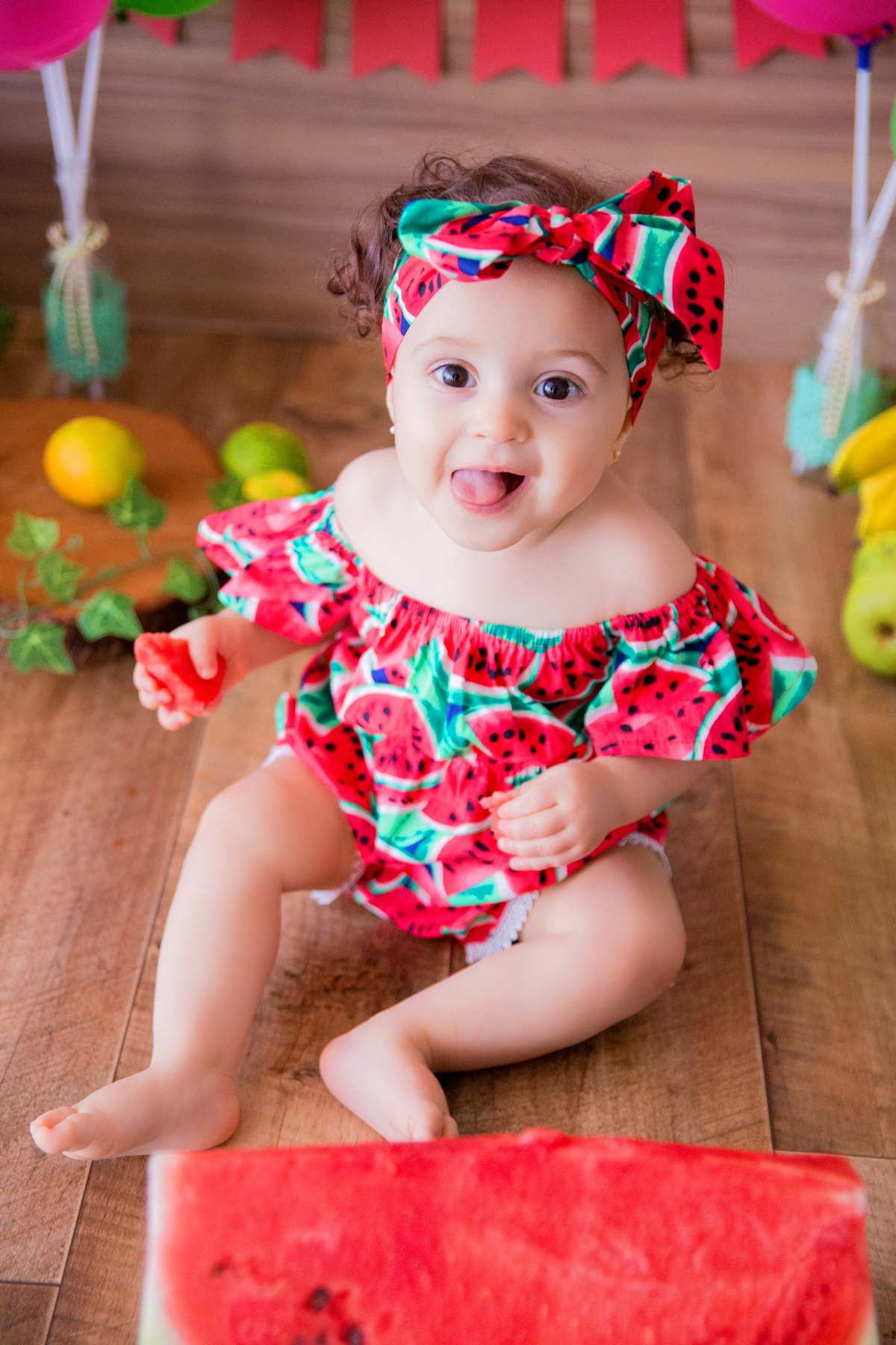 acompanhamento mensal de bebe caxias do sul figurino cenario tematico  personagem foto infantil serra gaucha fotografia familia mundo azul rosa ensaio fotografico crianca newborn baby menino menina smash the cake fruit esmague o bolo