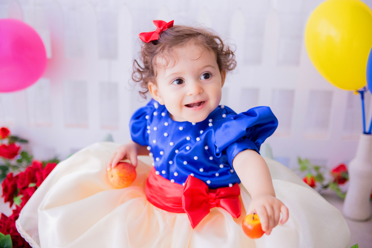 acompanhamento mensal de bebe caxias do sul figurino cenario tematico  personagem foto infantil serra gaucha fotografia familia mundo azul rosa ensaio fotografico crianca newborn baby menino menina smash the cake fruit esmague o bolo
