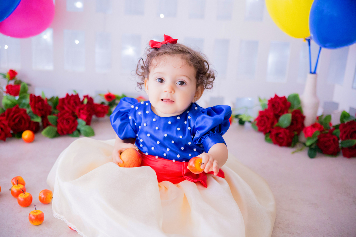 acompanhamento mensal de bebe caxias do sul figurino cenario tematico  personagem foto infantil serra gaucha fotografia familia mundo azul rosa ensaio fotografico crianca newborn baby menino menina smash the cake fruit esmague o bolo