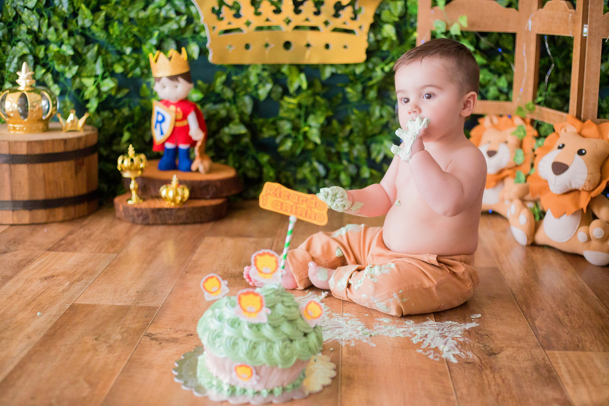 acompanhamento mensal de bebe caxias do sul figurino cenario tematico  personagem foto infantil serra gaucha fotografia familia mundo azul rosa ensaio fotografico crianca newborn baby menino menina smash the cake esmague o bolo