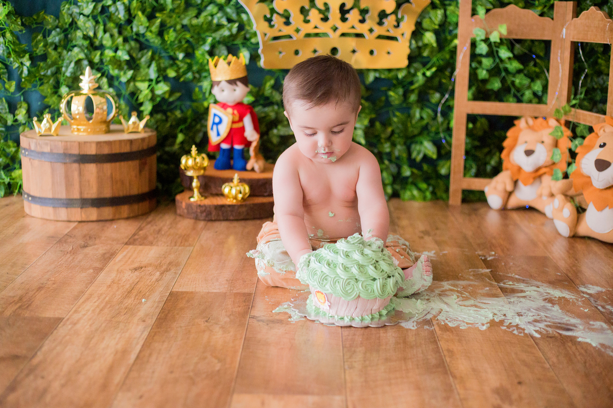 acompanhamento mensal de bebe caxias do sul figurino cenario tematico  personagem foto infantil serra gaucha fotografia familia mundo azul rosa ensaio fotografico crianca newborn baby menino menina smash the cake esmague o bolo