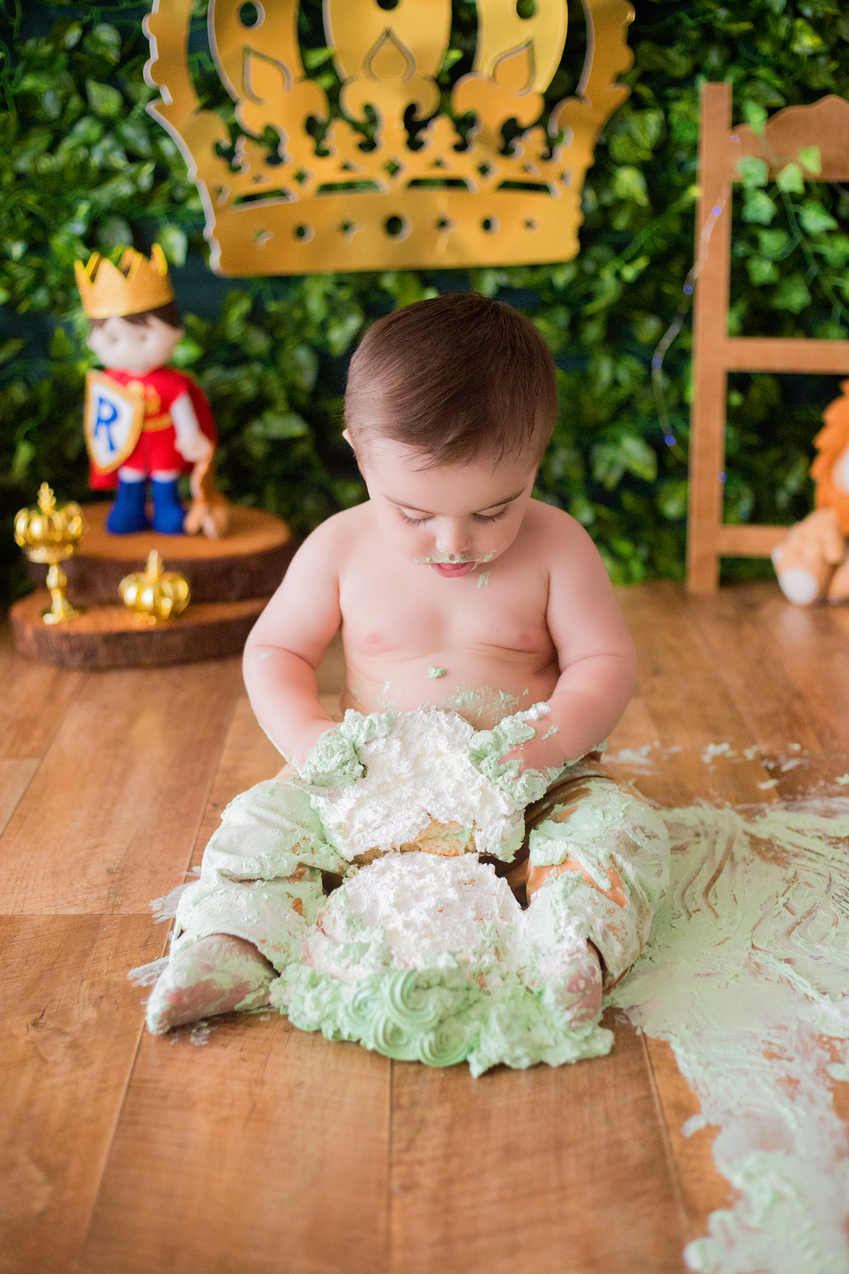 acompanhamento mensal de bebe caxias do sul figurino cenario tematico  personagem foto infantil serra gaucha fotografia familia mundo azul rosa ensaio fotografico crianca newborn baby menino menina smash the cake esmague o bolo