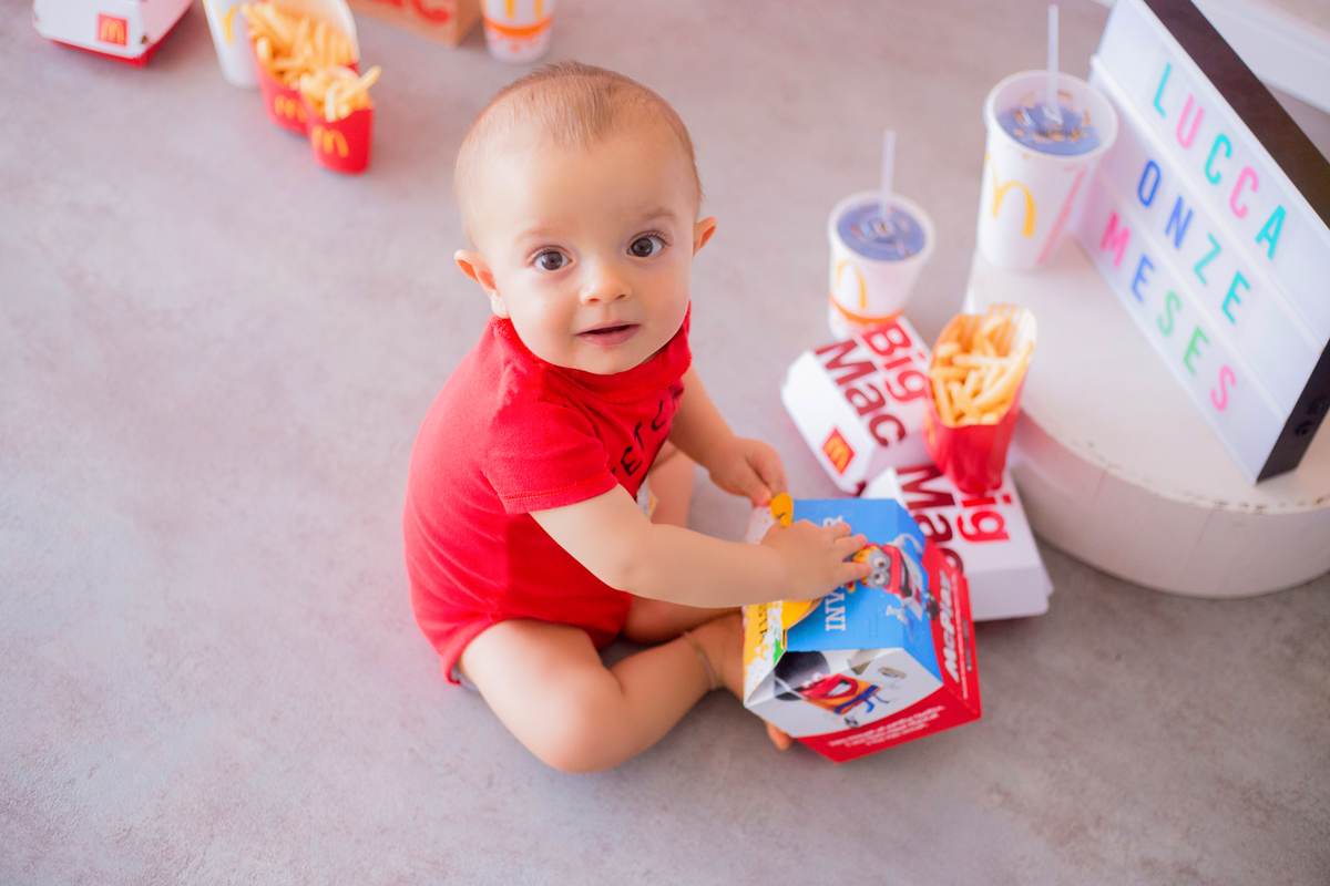 acompanhamento mensal de bebe caxias do sul figurino cenario tematico  personagem foto infantil serra gaucha fotografia familia mundo azul rosa ensaio fotografico crianca newborn baby menino menina smash the cake esmague o bolo