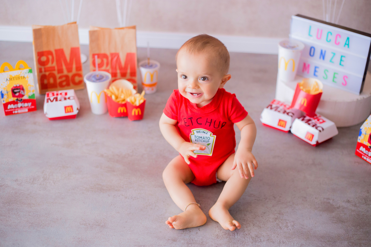 acompanhamento mensal de bebe caxias do sul figurino cenario tematico  personagem foto infantil serra gaucha fotografia familia mundo azul rosa ensaio fotografico crianca newborn baby menino menina smash the cake esmague o bolo
