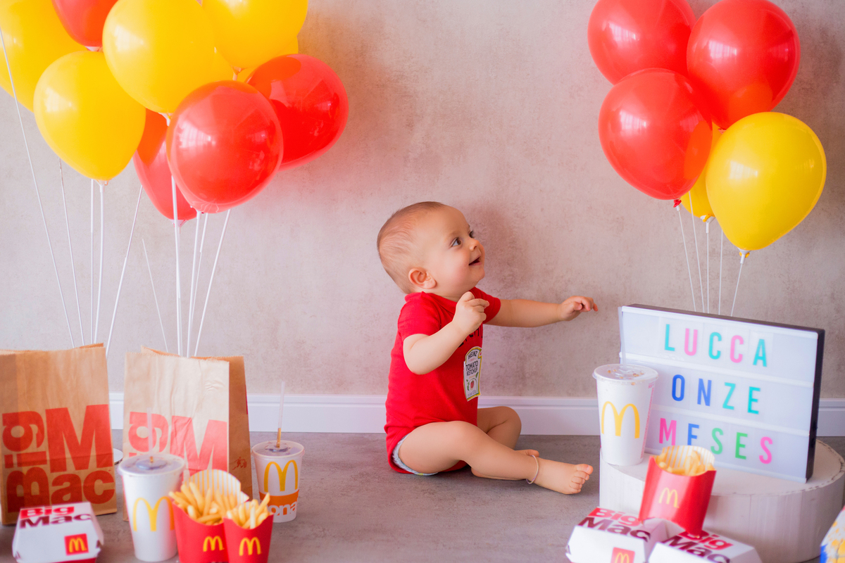 acompanhamento mensal de bebe caxias do sul figurino cenario tematico  personagem foto infantil serra gaucha fotografia familia mundo azul rosa ensaio fotografico crianca newborn baby menino menina smash the cake esmague o bolo