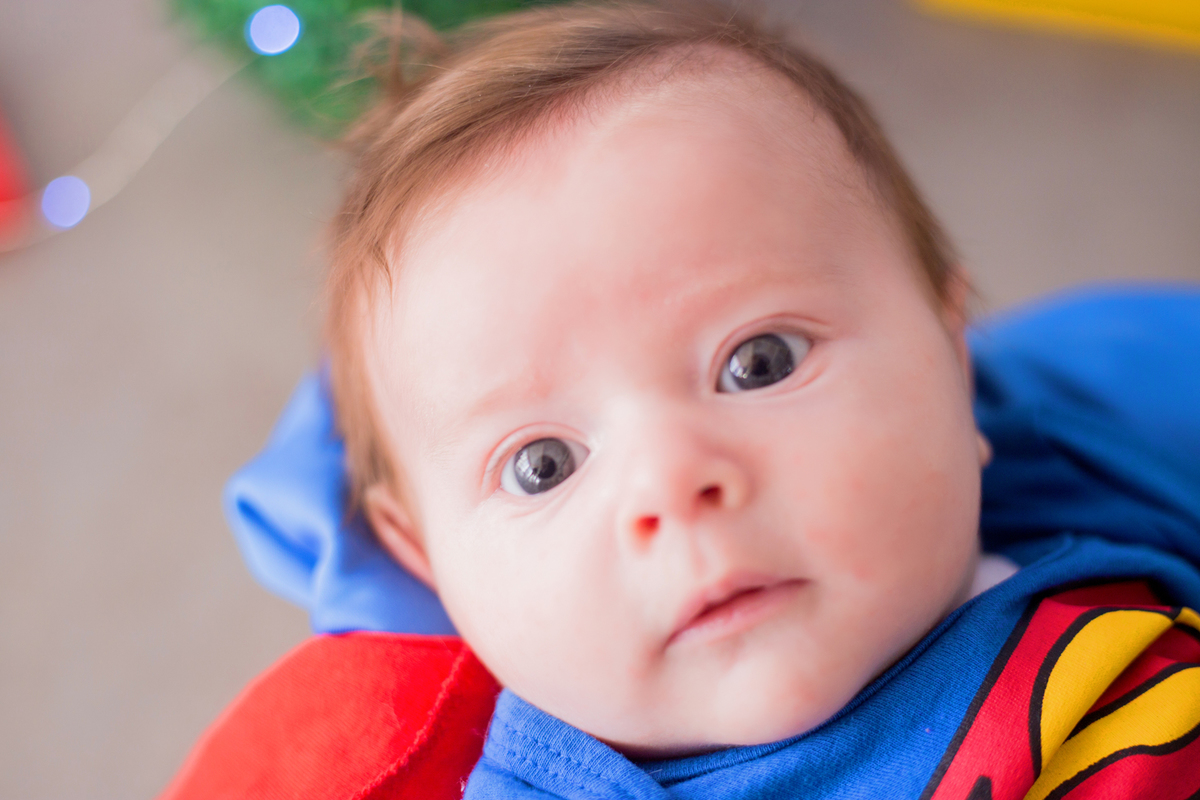 acompanhamento mensal de bebe caxias do sul figurino cenario tematico  personagem foto infantil serra gaucha fotografia familia mundo azul rosa ensaio fotografico crianca newborn baby menino menina smash the cake esmague o bolo superman superhomem