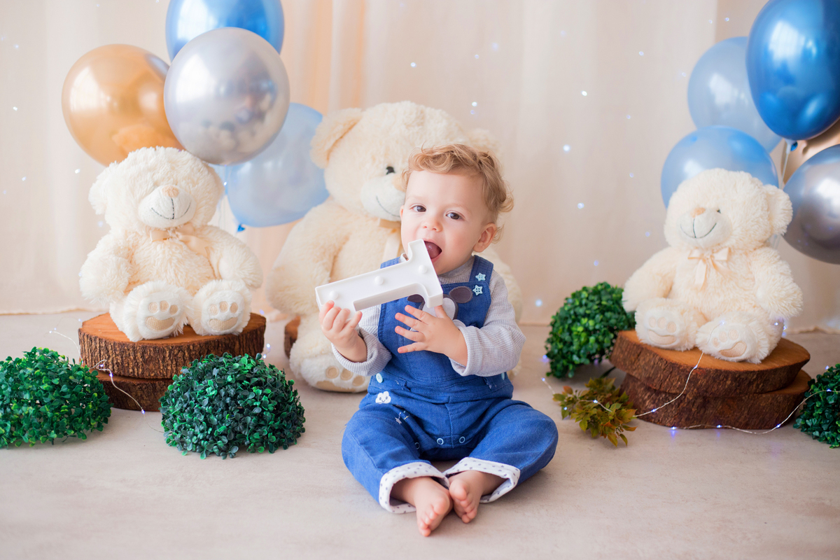 acompanhamento mensal de bebe caxias do sul figurino cenario tematico  personagem foto infantil serra gaucha fotografia familia mundo azul rosa ensaio fotografico crianca newborn baby menino menina smash the cake esmague o bolo frio ursos splash banheira