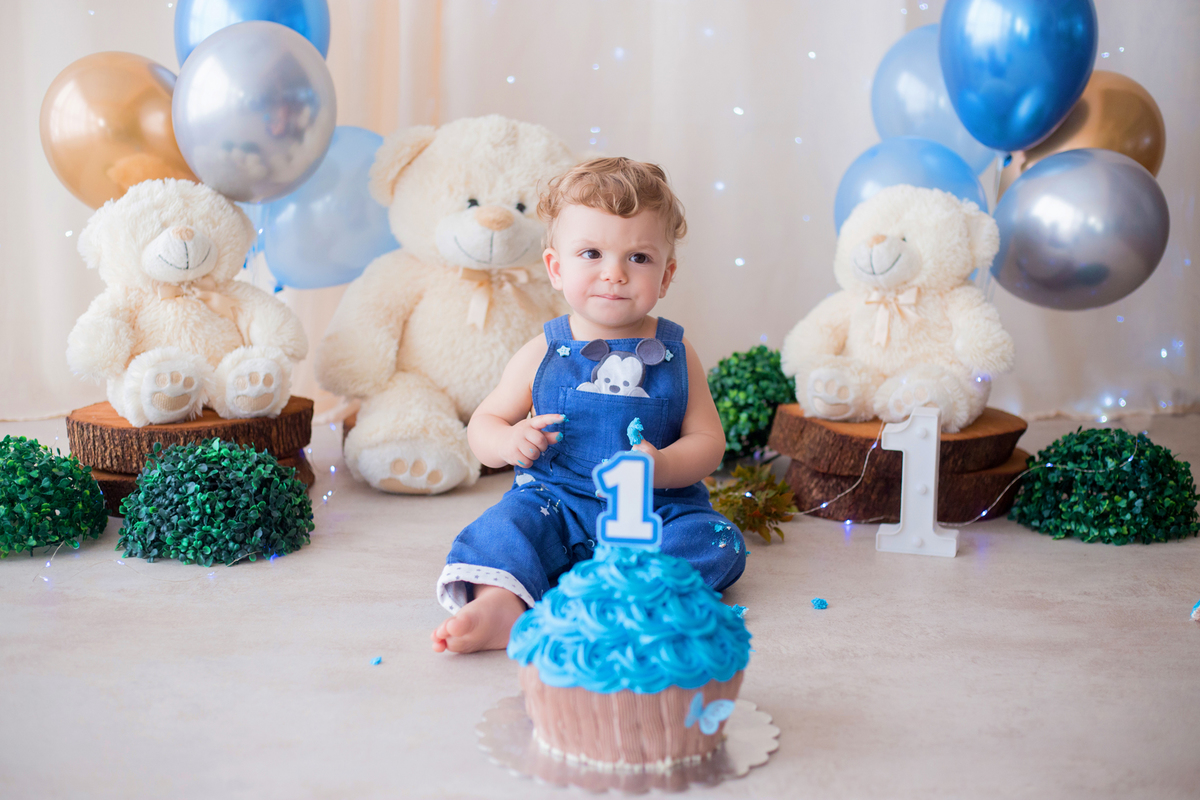 acompanhamento mensal de bebe caxias do sul figurino cenario tematico  personagem foto infantil serra gaucha fotografia familia mundo azul rosa ensaio fotografico crianca newborn baby menino menina smash the cake esmague o bolo frio ursos splash banheira