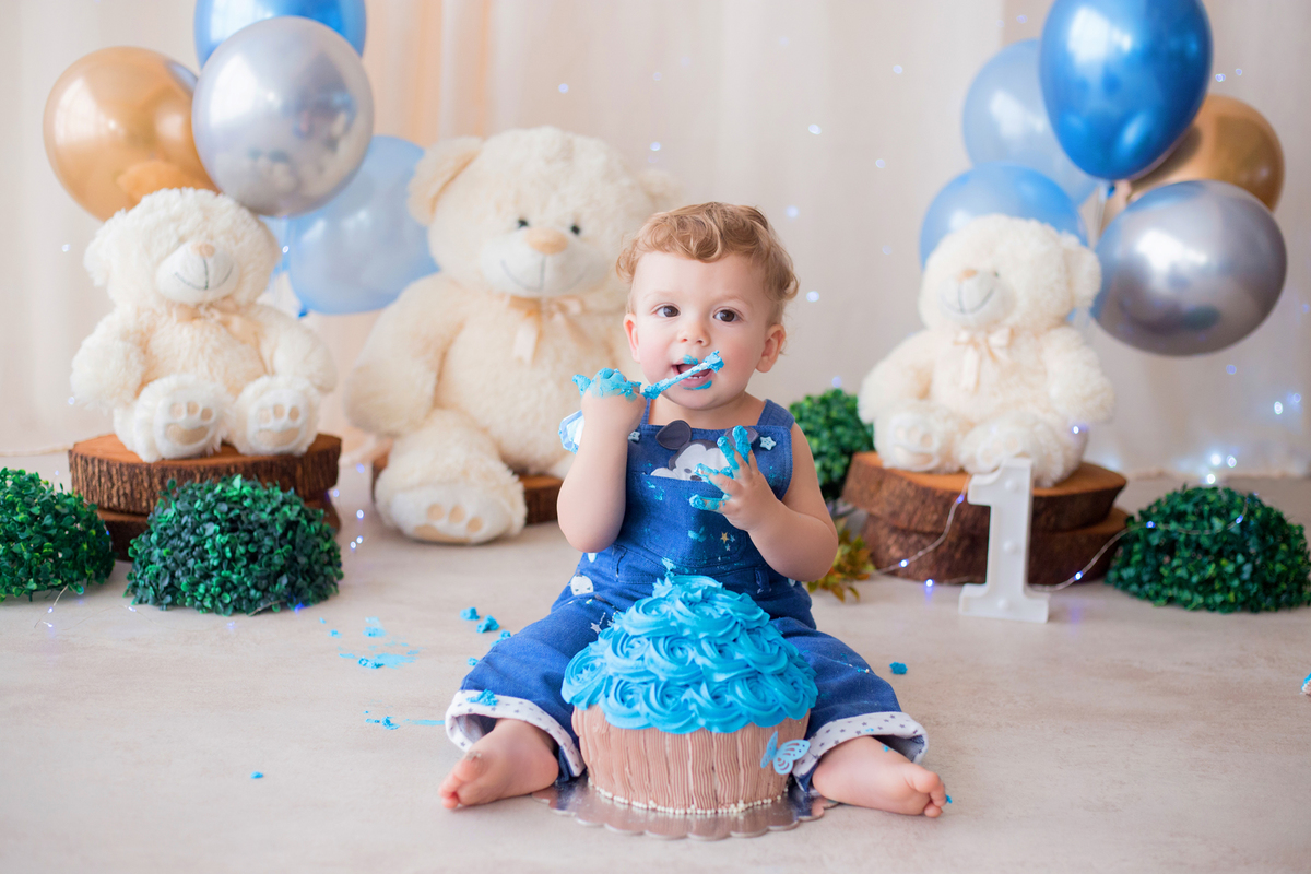 acompanhamento mensal de bebe caxias do sul figurino cenario tematico  personagem foto infantil serra gaucha fotografia familia mundo azul rosa ensaio fotografico crianca newborn baby menino menina smash the cake esmague o bolo frio ursos splash banheira