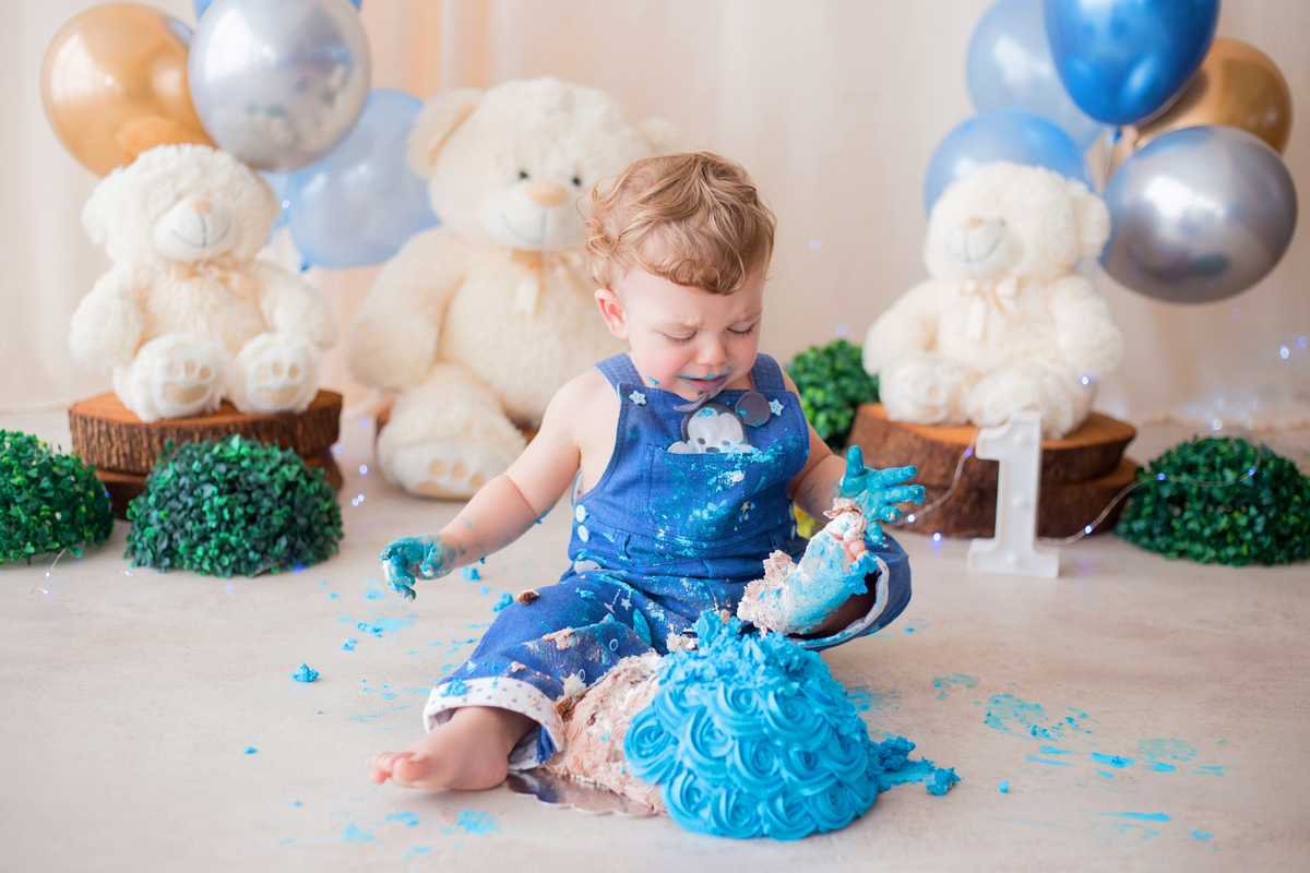 acompanhamento mensal de bebe caxias do sul figurino cenario tematico  personagem foto infantil serra gaucha fotografia familia mundo azul rosa ensaio fotografico crianca newborn baby menino menina smash the cake esmague o bolo frio ursos splash banheira
