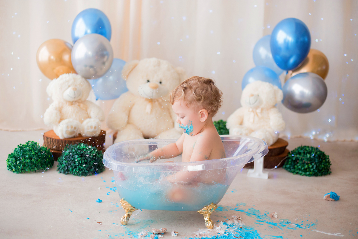 acompanhamento mensal de bebe caxias do sul figurino cenario tematico  personagem foto infantil serra gaucha fotografia familia mundo azul rosa ensaio fotografico crianca newborn baby menino menina smash the cake esmague o bolo frio ursos splash banheira