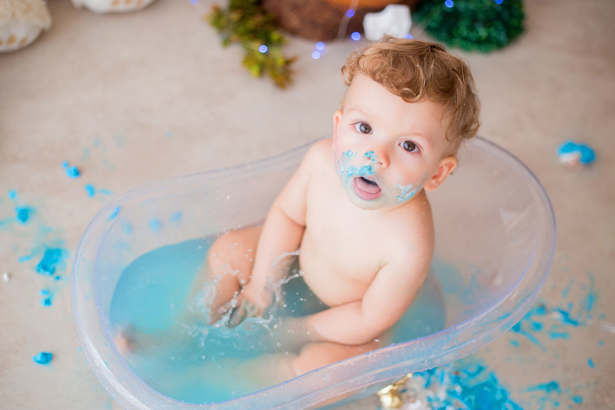 acompanhamento mensal de bebe caxias do sul figurino cenario tematico  personagem foto infantil serra gaucha fotografia familia mundo azul rosa ensaio fotografico crianca newborn baby menino menina smash the cake esmague o bolo frio ursos splash banheira