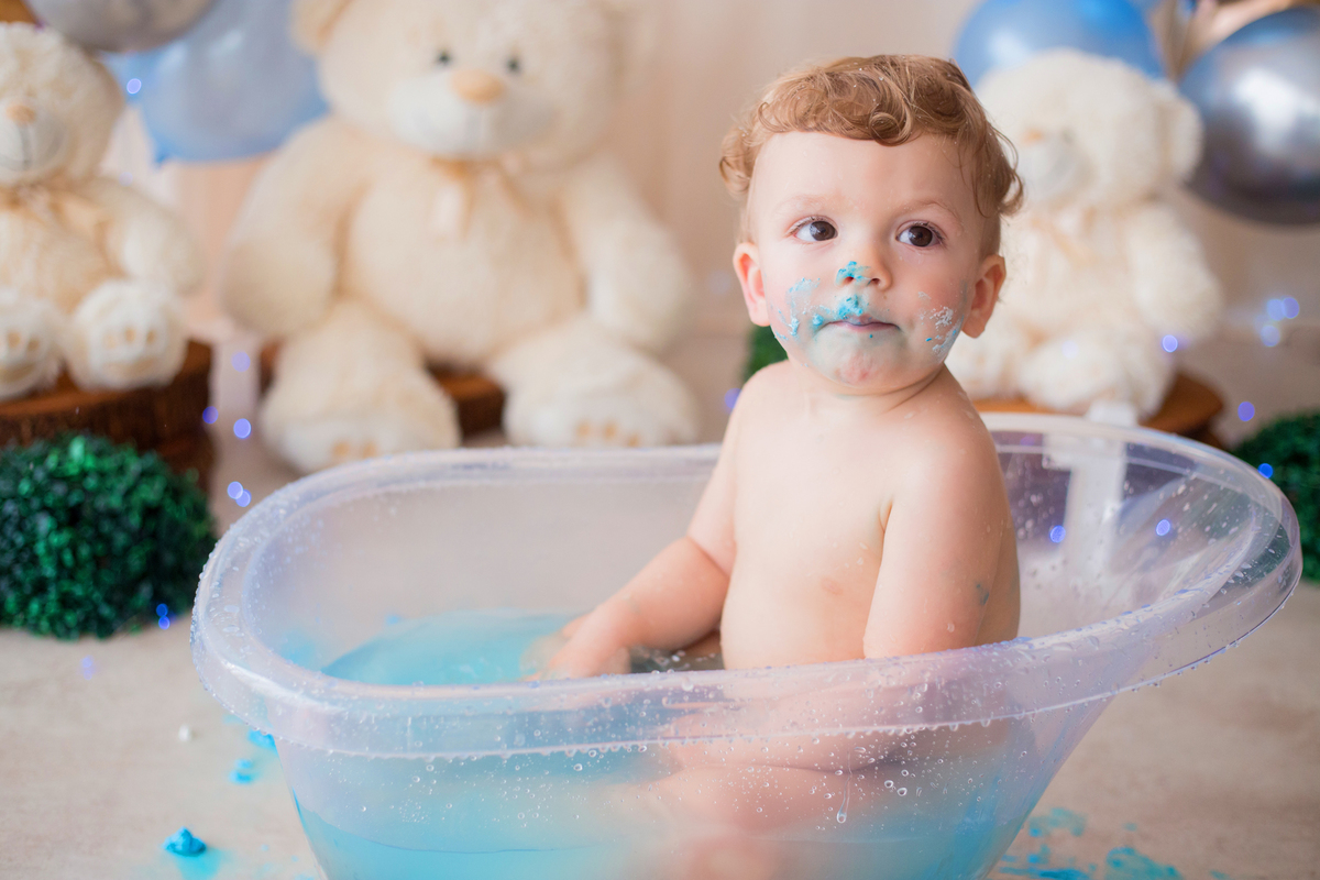 acompanhamento mensal de bebe caxias do sul figurino cenario tematico  personagem foto infantil serra gaucha fotografia familia mundo azul rosa ensaio fotografico crianca newborn baby menino menina smash the cake esmague o bolo frio ursos splash banheira