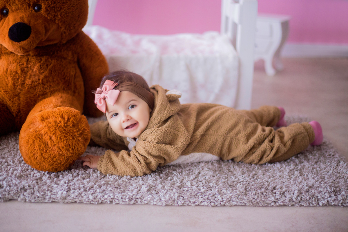 fotografia familia mundo azul rosa ensaio fotografico crianca newborn baby menino menina smash the cake esmague o bolo urso quarto inverno pijama