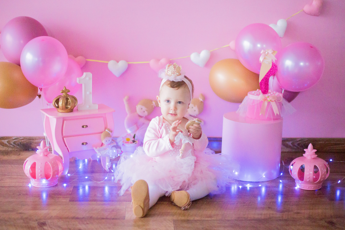 acompanhamento mensal de bebe caxias do sul figurino cenario tematico  personagem foto infantil serra gaucha fotografia familia mundo azul rosa ensaio fotografico crianca newborn baby menino menina smash the cake esmague o bolo bailarina splash
