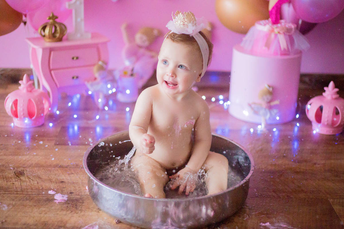 acompanhamento mensal de bebe caxias do sul figurino cenario tematico  personagem foto infantil serra gaucha fotografia familia mundo azul rosa ensaio fotografico crianca newborn baby menino menina smash the cake esmague o bolo bailarina splash