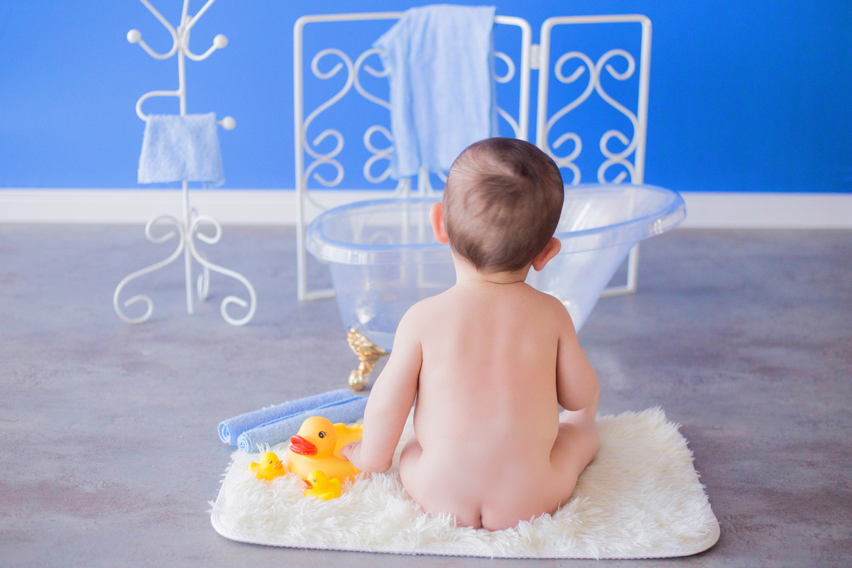 acompanhamento mensal de bebe caxias do sul figurino cenario tematico  personagem foto infantil serra gaucha fotografia familia mundo azul rosa ensaio fotografico crianca newborn baby menino menina smash the cake esmague o bolo bath banheira transparente