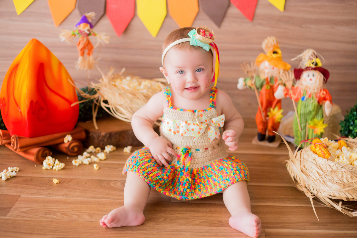 acompanhamento mensal de bebe caxias do sul figurino cenario tematico  personagem foto infantil serra gaucha fotografia familia mundo azul rosa ensaio fotografico crianca newborn baby menino menina smash the cake esmague o bolo festa junina arraia