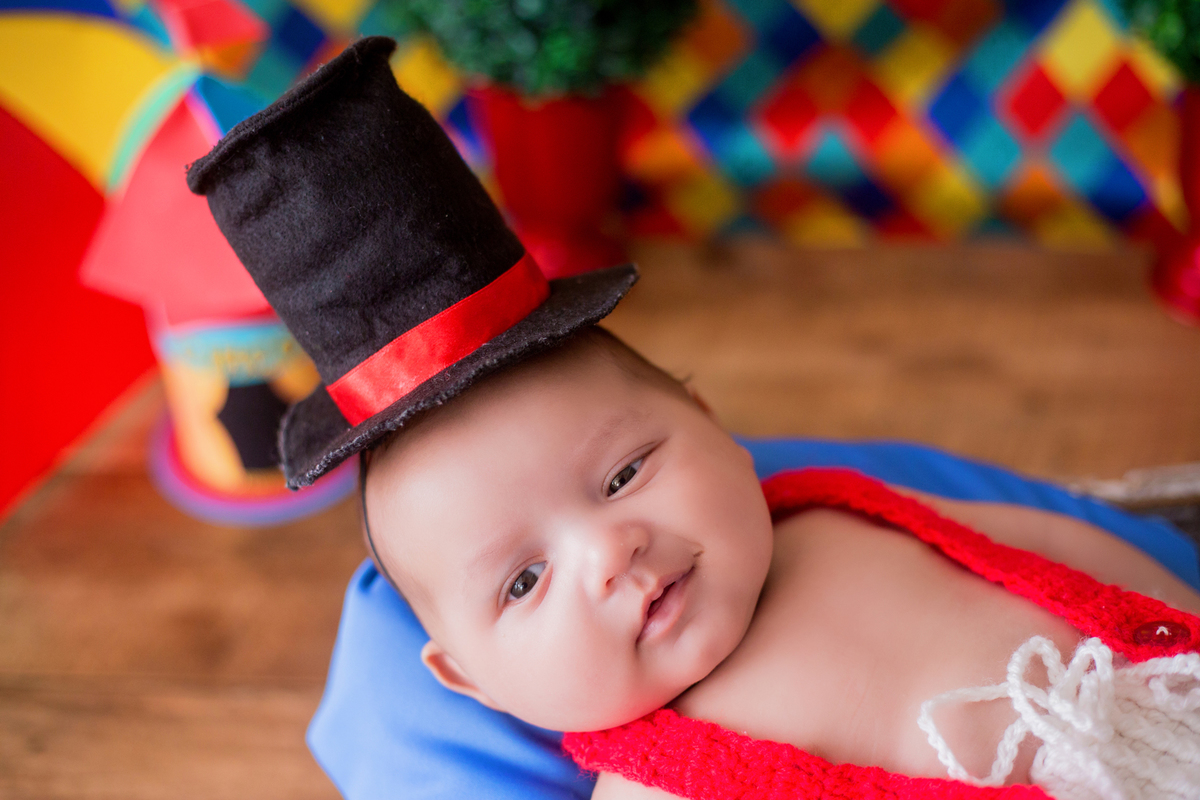 acompanhamento mensal de bebe caxias do sul figurino cenario tematico  personagem foto infantil serra gaucha fotografia familia mundo azul rosa ensaio fotografico crianca newborn baby menino menina smash the cake esmague o bolo circo palhaço