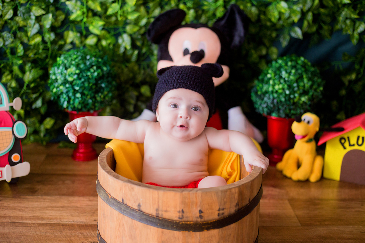 acompanhamento mensal de bebe caxias do sul figurino cenario tematico  personagem foto infantil serra gaucha fotografia familia mundo azul rosa ensaio fotografico crianca newborn baby menino menina smash the cake esmague o bolo mickey disney pluto