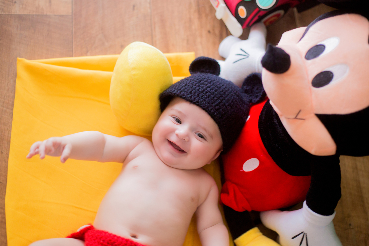 acompanhamento mensal de bebe caxias do sul figurino cenario tematico  personagem foto infantil serra gaucha fotografia familia mundo azul rosa ensaio fotografico crianca newborn baby menino menina smash the cake esmague o bolo mickey disney pluto