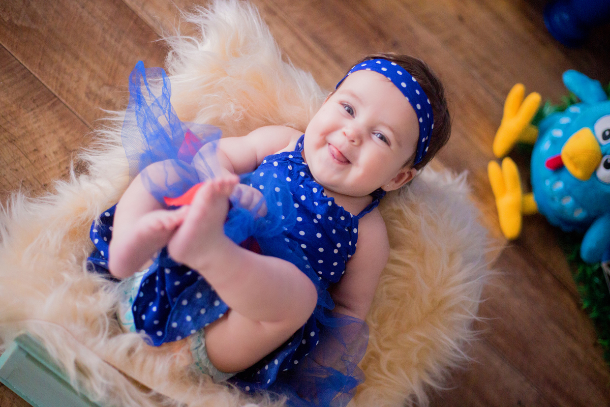 acompanhamento mensal de bebe caxias do sul figurino cenario tematico  personagem foto infantil serra gaucha fotografia familia mundo azul rosa ensaio fotografico crianca newborn baby menino menina smash the cake esmague o bolo galinha pintadinha