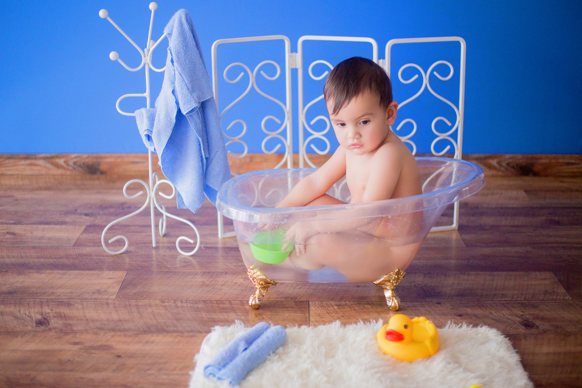 acompanhamento mensal de bebe caxias do sul figurino cenario tematico  personagem foto infantil serra gaucha fotografia familia mundo azul rosa ensaio fotografico crianca newborn baby menino menina smash the cake esmague o bolo banheira banho