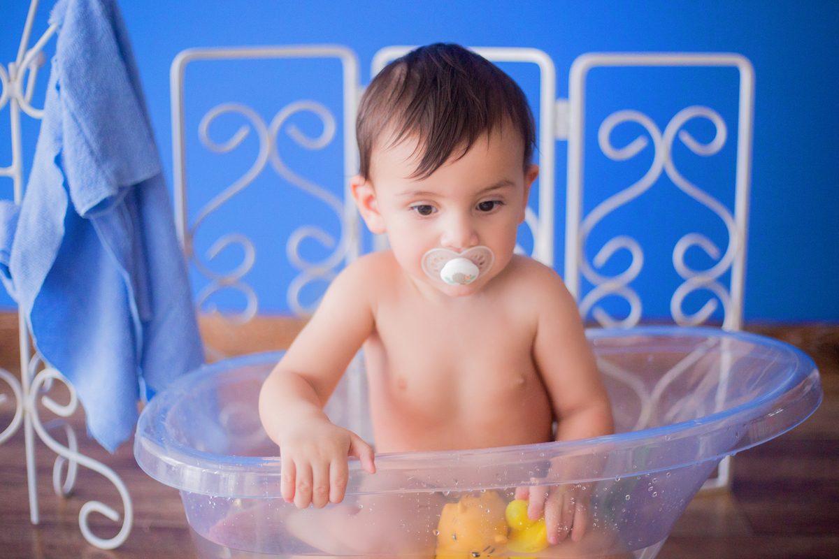 acompanhamento mensal de bebe caxias do sul figurino cenario tematico  personagem foto infantil serra gaucha fotografia familia mundo azul rosa ensaio fotografico crianca newborn baby menino menina smash the cake esmague o bolo banheira banho