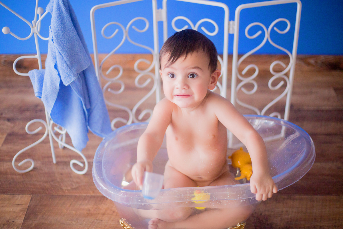 acompanhamento mensal de bebe caxias do sul figurino cenario tematico  personagem foto infantil serra gaucha fotografia familia mundo azul rosa ensaio fotografico crianca newborn baby menino menina smash the cake esmague o bolo banheira banho