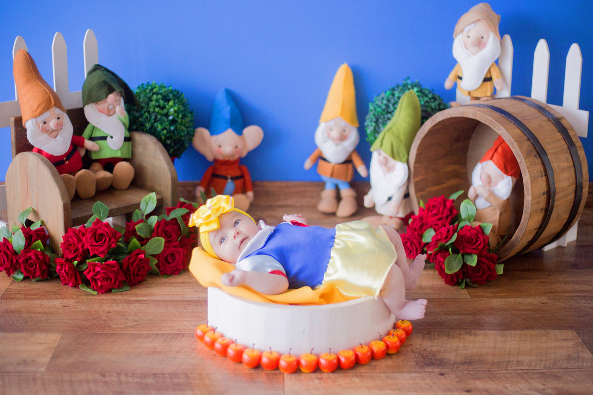 acompanhamento mensal de bebe caxias do sul figurino cenario tematico  personagem foto infantil serra gaucha fotografia familia mundo azul rosa ensaio fotografico crianca newborn baby menino menina smash the cake esmague o bolo banheira banho branca de ne