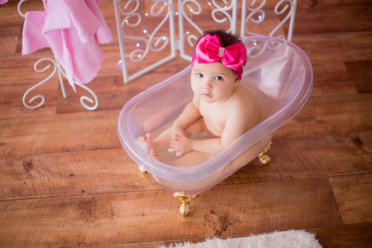 acompanhamento mensal de bebe caxias do sul figurino cenario tematico  personagem foto infantil serra gaucha fotografia familia mundo azul rosa ensaio fotografico crianca newborn baby menino menina smash the cake esmague o bolo banheira cachorrinho