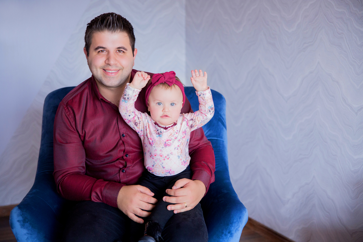 acompanhamento mensal de bebe caxias do sul figurino cenario tematico  personagem foto infantil serra gaucha fotografia familia mundo azul rosa ensaio fotografico crianca newborn baby menino menina smash the cake esmague o bolo banheira dia dos pais