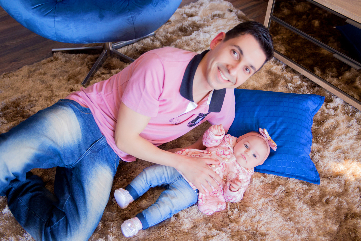 acompanhamento mensal de bebe caxias do sul figurino cenario tematico  personagem foto infantil serra gaucha fotografia familia mundo azul rosa ensaio fotografico crianca newborn baby menino menina smash the cake esmague o bolo banheira dia dos pais