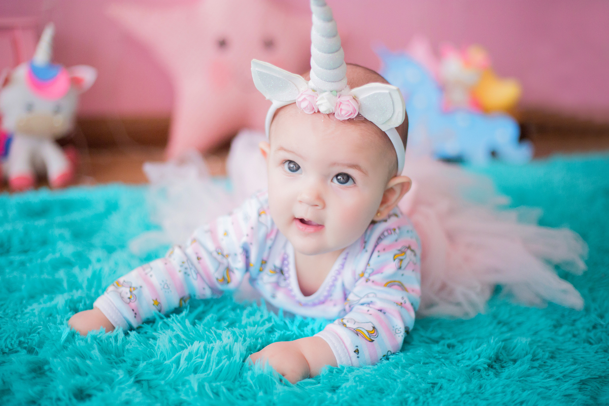 acompanhamento mensal de bebe caxias do sul figurino cenario tematico  personagem foto infantil serra gaucha fotografia familia mundo azul rosa ensaio fotografico crianca newborn baby menino menina smash the cake esmague o bolo banheira unicornio