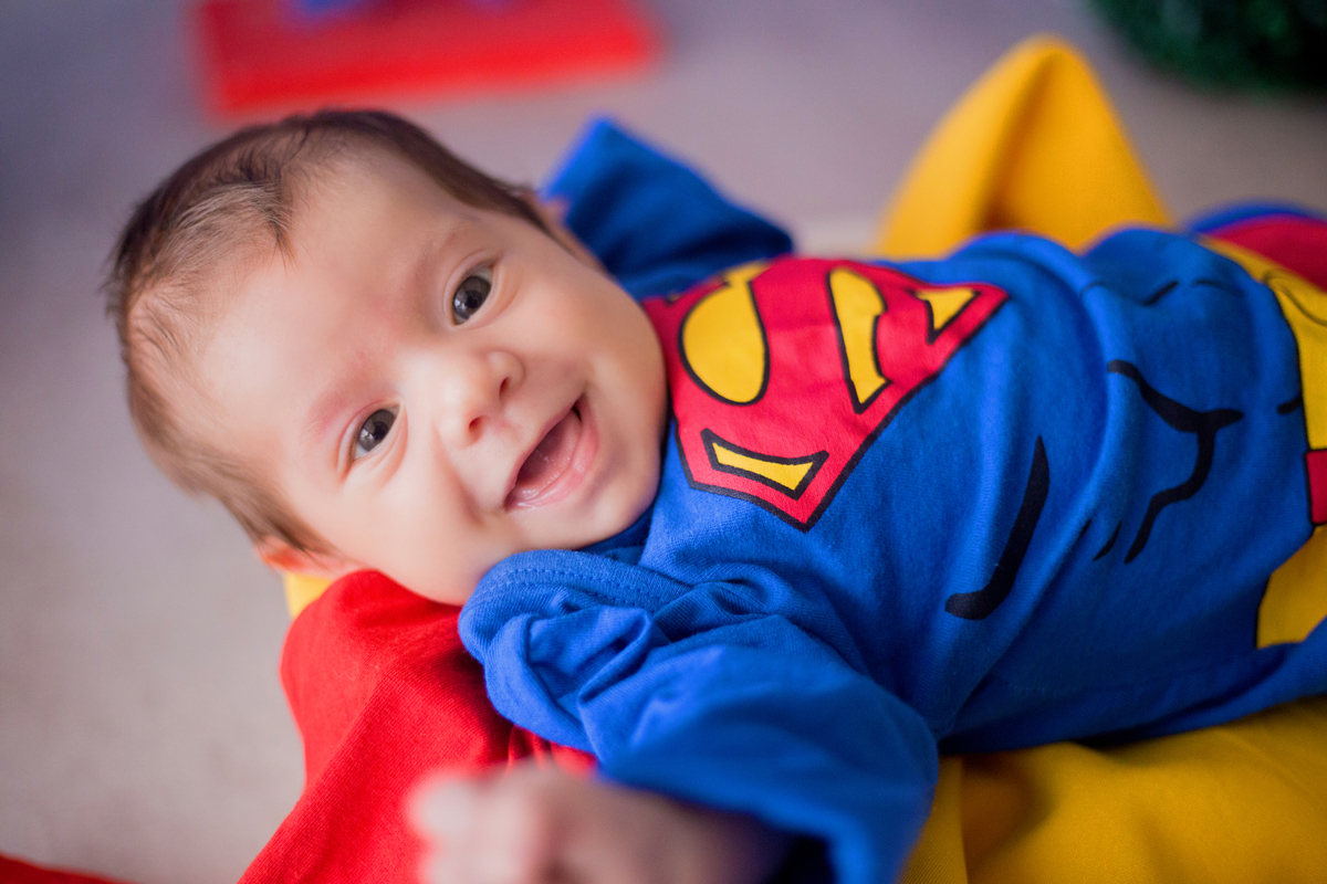 acompanhamento mensal de bebe caxias do sul figurino cenario tematico  personagem foto infantil serra gaucha fotografia familia mundo azul rosa ensaio fotografico crianca newborn baby menino menina smash the cake esmague o bolo banheira superman