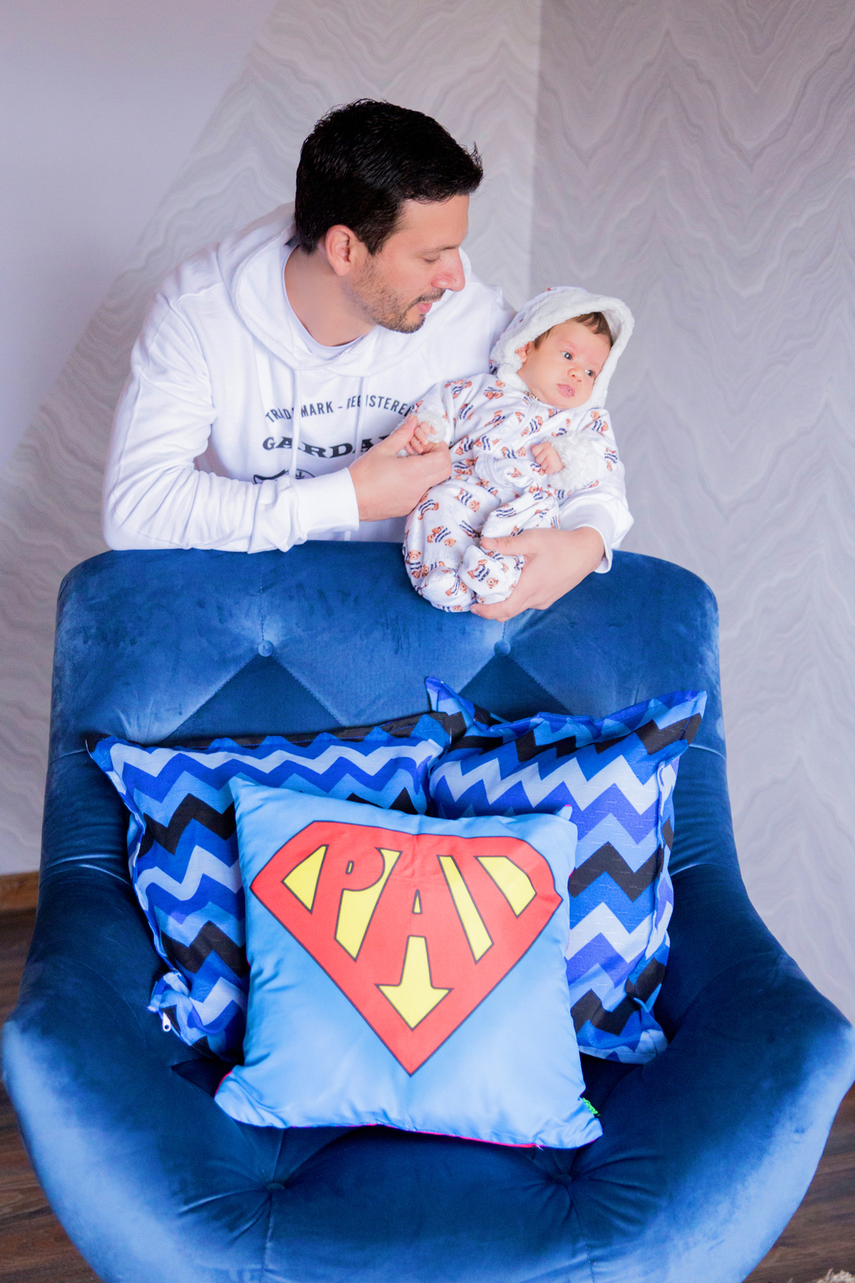 acompanhamento mensal de bebe caxias do sul figurino cenario tematico  personagem foto infantil serra gaucha fotografia familia mundo azul rosa ensaio fotografico crianca newborn baby menino menina smash the cake esmague o bolo banheira dia dos pais