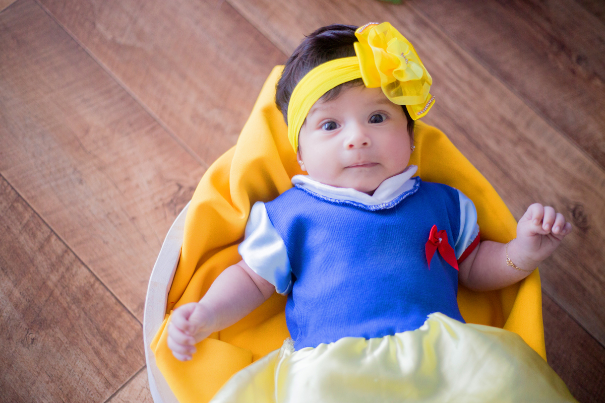 acompanhamento mensal de bebe caxias do sul figurino cenario tematico  personagem foto infantil serra gaucha fotografia familia mundo azul rosa ensaio fotografico crianca newborn baby menino menina smash the cake esmague o bolo banheira snow white