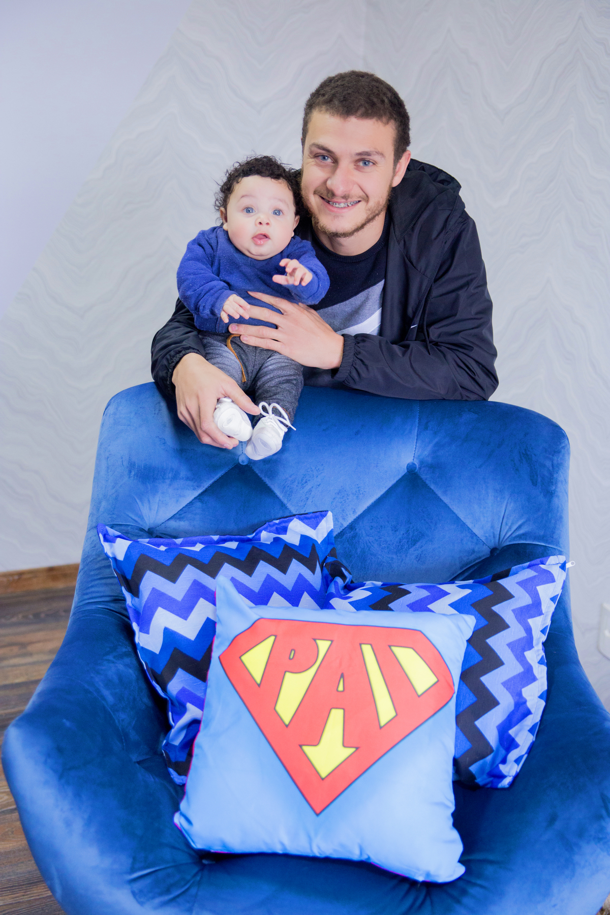acompanhamento mensal de bebe caxias do sul figurino cenario tematico  personagem foto infantil serra gaucha fotografia familia mundo azul rosa ensaio fotografico crianca newborn baby menino menina smash the cake esmague o bolo banheira dia dos pais