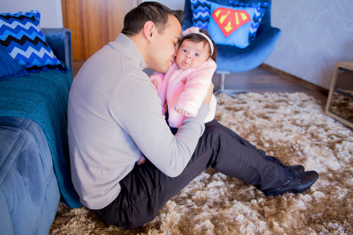 acompanhamento mensal de bebe caxias do sul figurino cenario tematico  personagem foto infantil serra gaucha fotografia familia mundo azul rosa ensaio fotografico crianca newborn baby menino menina smash the cake esmague o bolo banheira dia dos pais