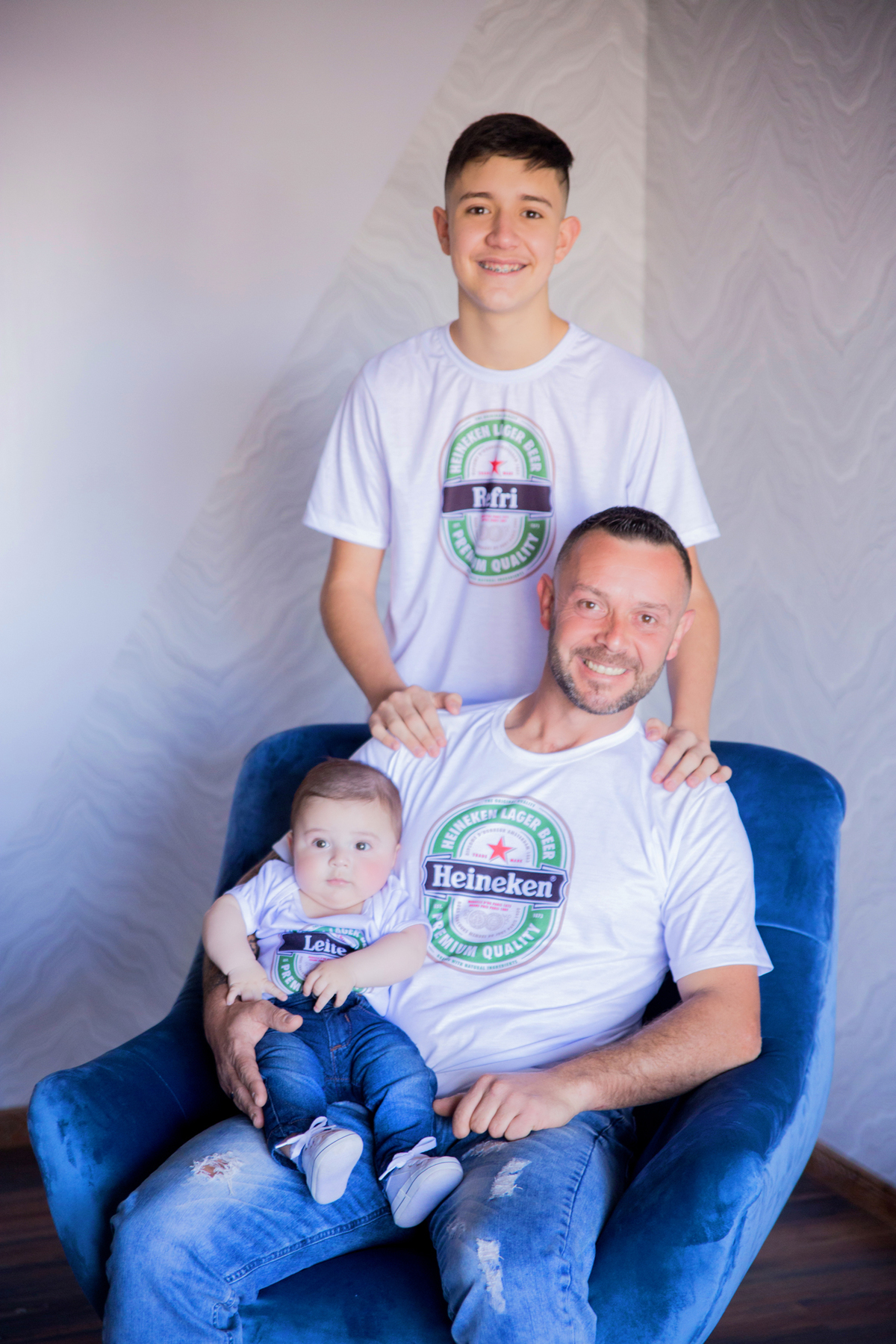 acompanhamento mensal de bebe caxias do sul figurino cenario tematico  personagem foto infantil serra gaucha fotografia familia mundo azul rosa ensaio fotografico crianca newborn baby menino menina smash the cake esmague o bolo banheira dia dos pais